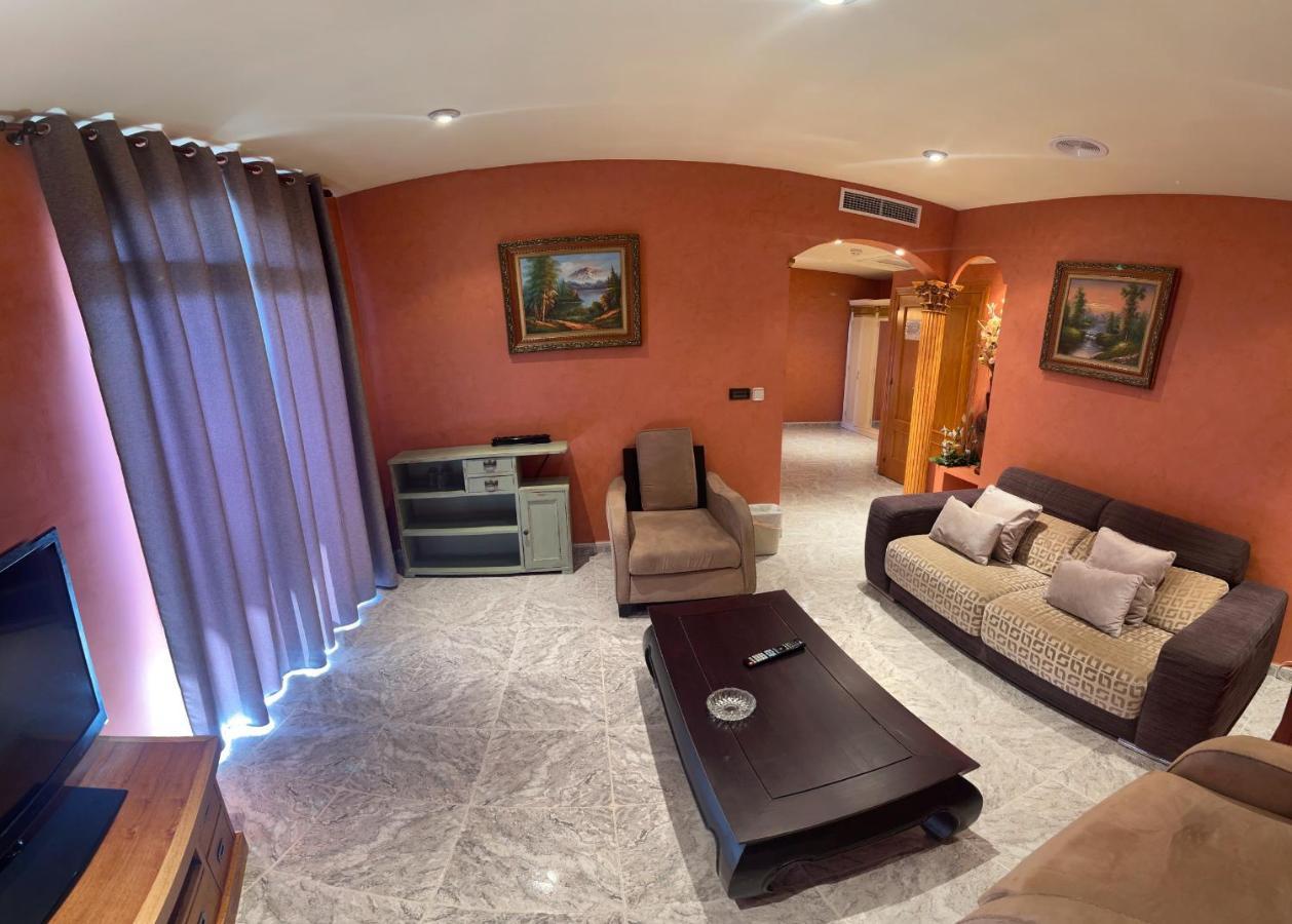 Hospedium Hotel Twist Torredonjimeno Bagian luar foto