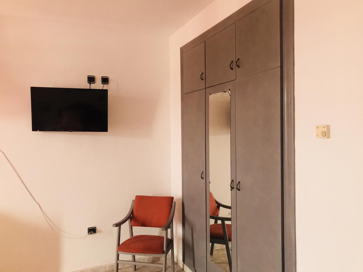 Hospedium Hotel Twist Torredonjimeno Bagian luar foto