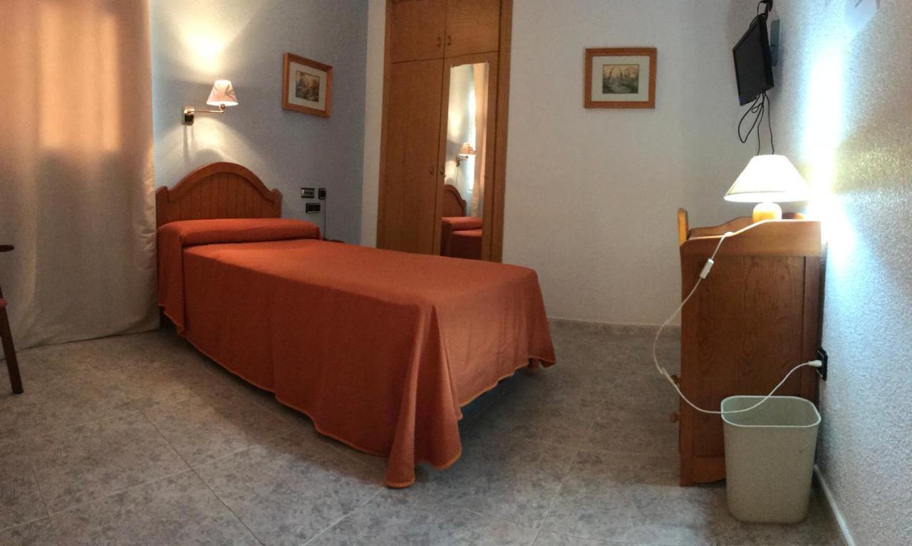 Hospedium Hotel Twist Torredonjimeno Bagian luar foto